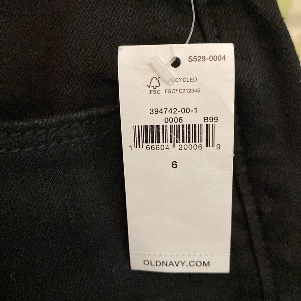 Old Navy Black Denim Shorts - Size 6 - NWT - Picture 4 of 7